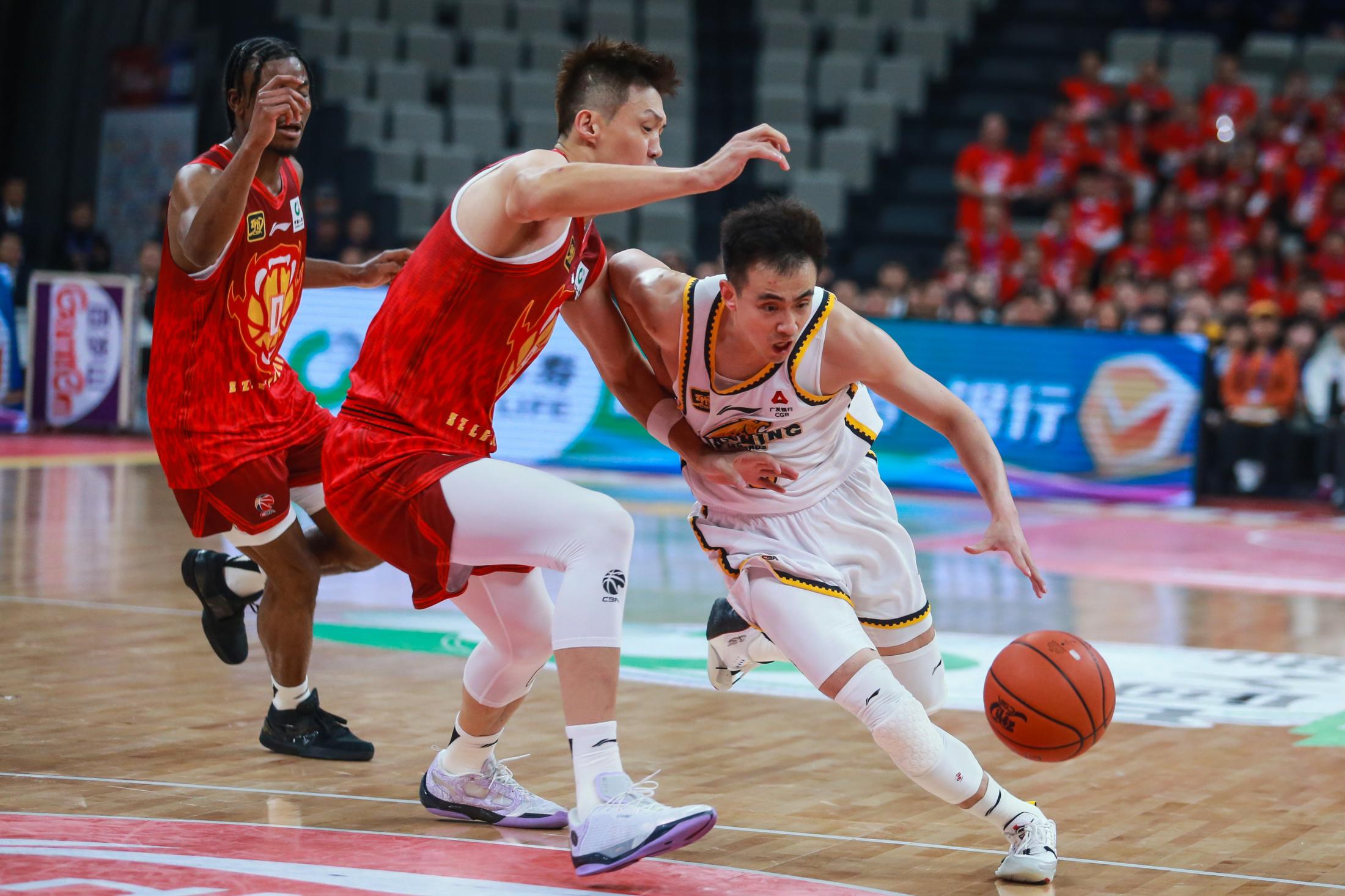 乐动体育包含CBA季后赛倒计时，深圳男篮关键时刻单刀错失，细节引发关注，信心回归，赛季目标并未改变的词条