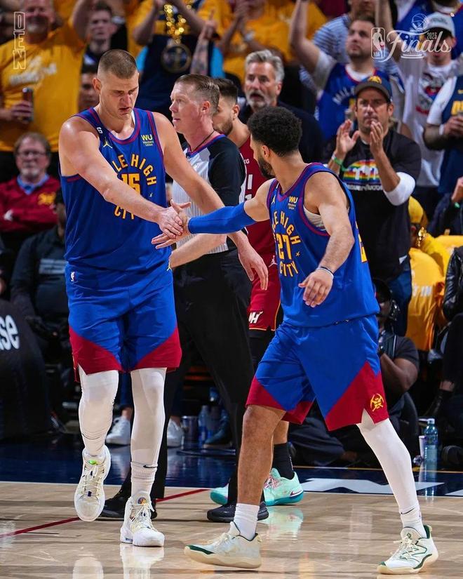 详细阅读:LDSports中国这也行?赛前丹佛掘金备战欧篮联克里夫兰骑士今晚手感冰凉,金州勇士绝杀压哨备战CBA季后赛的简单介绍 LDSports中国这也行?赛前丹佛掘金备战欧篮联克里夫兰骑士今晚手感冰凉,金州勇士绝杀压哨备战CBA季后赛的简单介绍